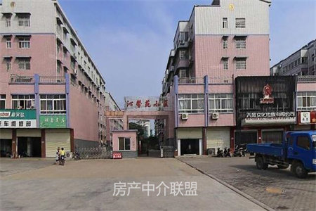 第四实验小学附近名仕佳苑3室2厅1卫毛坯房出售